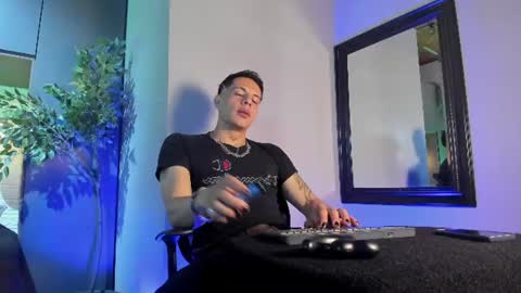 Dustin Sonne online show from July 2, 3:45 am