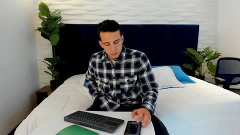 Dustin Sonne online show from January 28, 3:25 am