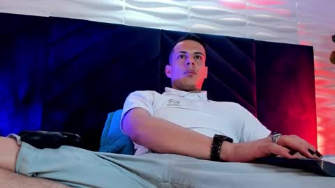 Dustin Sonne online show from December 23, 4:32 am