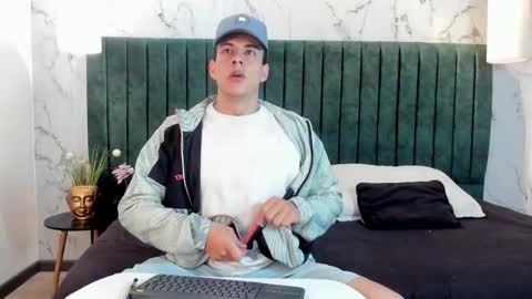 Dustin Sonne online show from February 14, 3:22 am