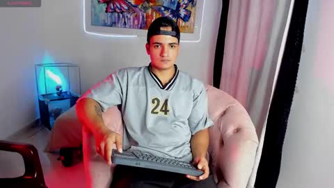 dwayne_esteven10 online show from February 3, 8:36 pm