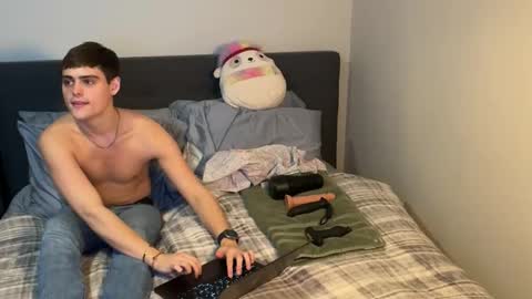 dylanfruits online show from February 2, 11:24 pm