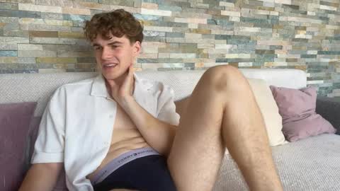 Snapshot of dymonted chatting on October 19, 9:12 am dymonted online show from October 19, 9:12 am