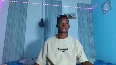 Chris Palaz  online show from November 17, 7:17 pm