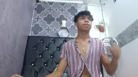 edi_stwix18 online show from April 13, 1:17 am