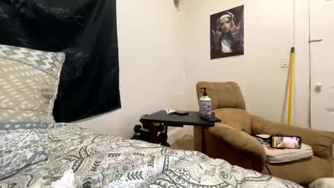 edvmendez1766 online show from April 5, 3:25 am