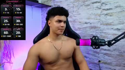 Snapshot of edward__clarck chatting on December 3, 3:18 am EDWARD CLARCK online show from December 3, 3:18 am