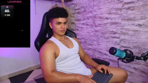 Snapshot of edward__clarck chatting on October 9, 2:05 am EDWARD CLARCK online show from October 9, 2:05 am