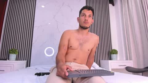 I AM ALONE TODAY EIMY IS A BIT SICK online show from January 8, 10:15 pm