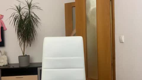 Eitan online show from December 14, 11:07 am