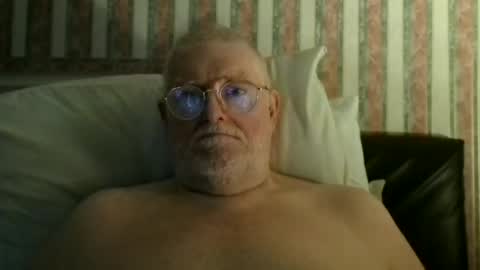 eketman1964 online show from December 13, 11:00 pm