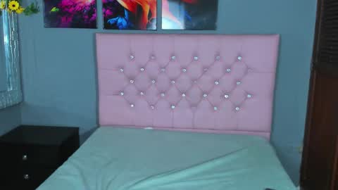 Elan Giralon online show from December 21, 10:40 pm