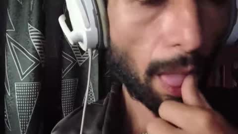elflaco_6969 online show from May 16, 10:36 am