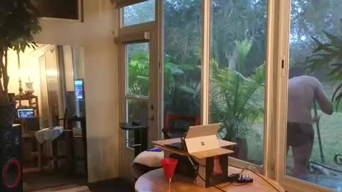 Snapshot of eliberator chatting on February 13, 10:00 pm eliberator online show from February 13, 10:00 pm