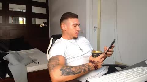 ElijahThorne online show from February 4, 9:48 am