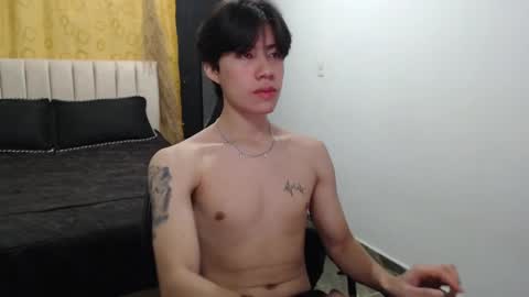 Snapshot of elio_collem chatting on December 19, 8:13 am ELIO online show from December 19, 8:13 am