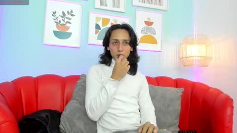 Elisa Sue online show from February 26, 4:47 am