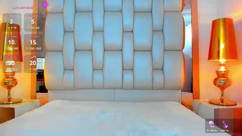 E L L I O T    V E L E Z online show from November 18, 9:50 pm