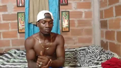 elmiltonnjakee online show from June 16, 1:52 am