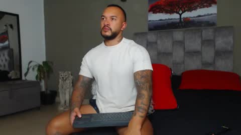 emanuelspencer online show from October 19, 6:11 pm