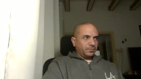 Ariel online show from December 18, 3:47 am