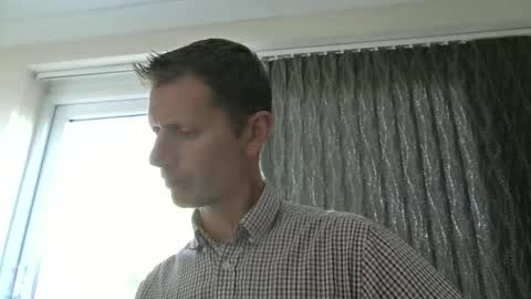 EnglishGuy183 online show from June 10, 4:40 pm