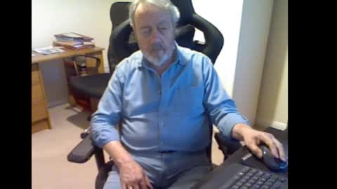 Snapshot of erasmus_d chatting on September 26, 5:32 pm erasmus_d online show from September 26, 5:32 pm