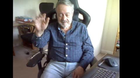 Snapshot of erasmus_d chatting on March 11, 5:46 pm erasmus_d online show from March 11, 5:46 pm