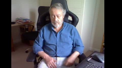 Snapshot of erasmus_d chatting on February 4, 12:33 pm erasmus_d online show from February 4, 12:33 pm