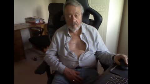 Snapshot of erasmus_d chatting on September 28, 5:44 pm erasmus_d online show from September 28, 5:44 pm