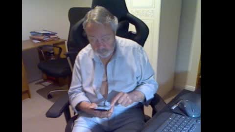 erasmus_d online show from December 18, 6:37 pm