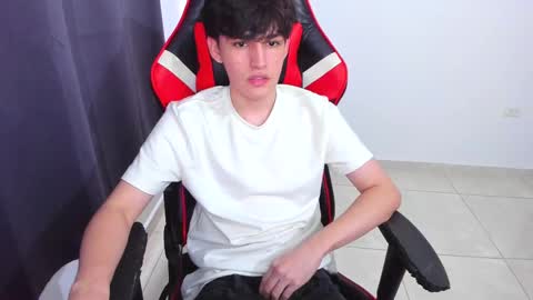 eren_tatakae online show from February 10, 8:21 pm