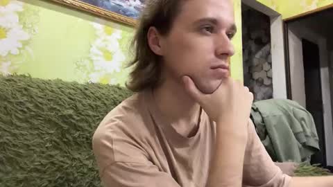 Snapshot of eric_blond chatting on October 2, 8:57 pm Eric online show from October 2, 8:57 pm
