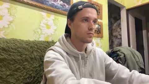 Snapshot of eric_blond chatting on October 4, 4:56 pm Eric online show from October 4, 4:56 pm