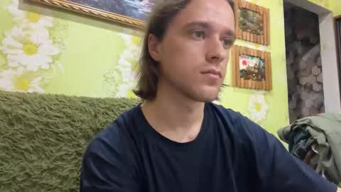 Snapshot of eric_blond chatting on October 8, 6:56 pm Eric online show from October 8, 6:56 pm