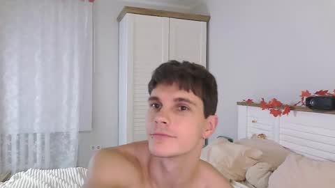 Snapshot of eric_crush chatting on October 20, 7:12 am Eric Crush online show from October 20, 7:12 am