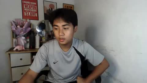 erick_cummer30 online show from May 31, 9:32 am
