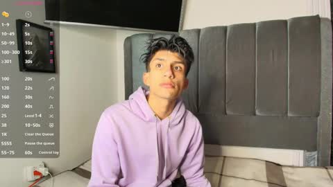 erick online show from April 19, 4:56 am