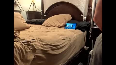 Hmmmhmmmm online show from April 1, 4:14 am