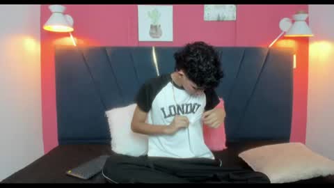 ero_boy40 online show from June 14, 3:03 pm