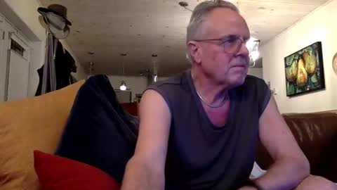 eros online show from December 12, 2:37 am