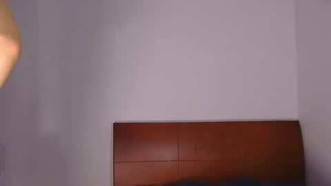 esquelito_dry online show from April 1, 5:09 am