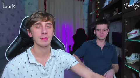 Snapshot of esthetics_boys chatting on January 8, 3:17 pm LOUIS online show from January 8, 3:17 pm