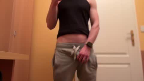 Tom online show from January 7, 7:59 pm