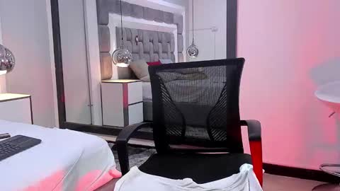 ethan_greys online show from November 19, 8:14 am