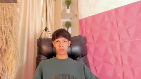 Ethan online show from April 18, 11:44 am