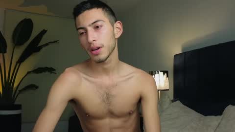 Snapshot of ethan_skiny_ chatting on December 22, 4:17 am Joan online show from December 22, 4:17 am