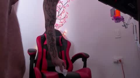 Ethan sykes online show from February 2, 4:44 am