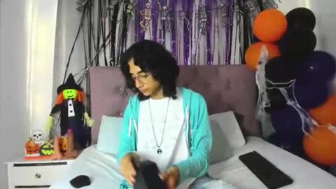 ethanblackwoodd online show from October 29, 9:07 pm