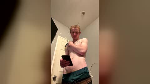 ethanbmx2001 online show from April 5, 11:18 am